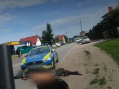 Bez prawa jazdy i na jednym kole na skuterze. Policja: Dzwonimy do mamy!