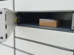 Uwaga na te wiadomości od "InPostu". Oszuści wykradają dane kart płatniczych