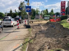 Obok autostrady A4 powstaje nowa droga rowerowa. Będą utrudnienia dla kierowców