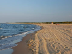 Darmowy dojazd na piękną plażę w Polsce. Jest czysta i mało zatłoczona