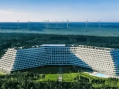 Gołębiewski w Pobierowie ujawnił ceny w restauracji. Tyle za danie muszą zapłacić turyści z zewnątrz