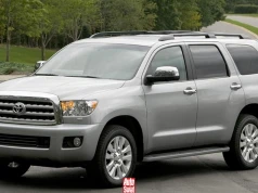 Te auta mają największe szanse przejechać 400 tys. km. Toyota dominuje ranking, ale to nie te modele, o których myślisz