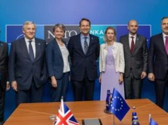 Sikorski na szczycie w Ankarze o prowokacjach Rosji. "Coś szykuje"