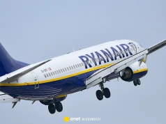 Rój komarów opanował samolot Ryanaira. Pasażerowie zostali ewakuowani