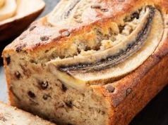 Banany zaczęły czernieć, więc zrobiłam chlebek bez cukru. Dodałam wysokobiałkowy produkt