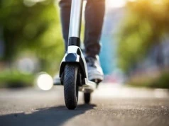Lime wprowadza mobilne patrole w Warszawie. Mają pilnować hulajnóg