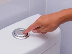Domowy trik na czystą toaletę. Pasta do zębów w spłuczce zdziała cuda