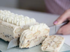 Słodkie, kokosowe i kremowe. Domowe lody Raffaello smakują obłędnie