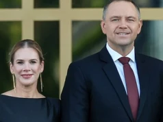 Pierwsza Dama na obiedzie u prezydenta Turcji. Mocny makijaż, ale spójrzcie na te buty