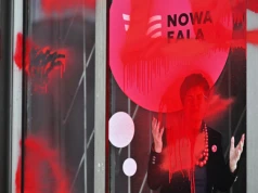 Wulgarny napis na elewacji biura Joanny Senyszyn. Posłanka reaguje