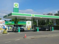 Zarobki kasjerów na stacjach BP. Tyle dostają "na rękę"