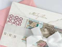 Ile włożyć do koperty na wesele? Często Polacy wolą nie skorzystać z zaproszenia