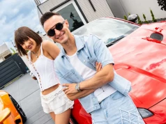 Nowość „Ta jedyna” od Playboys i Wiktorii Niekało hitem lata?! Wyświetlenia rozbijają bank