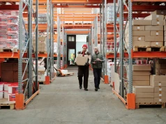 Logistyka to nie jeden wskaźnik. Firmy uczą się kompromisów między czasem, kosztem i technologią