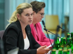 Zmiany w przepisach dyscyplinarnych dla nauczycieli przerosły resort edukacji