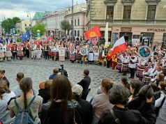 Kolorowa parada otworzyła jubileuszowe 40. Międzynarodowe Spotkania Folklorystyczne w Lublinie. Przed nami pięć dni koncertów i tańca