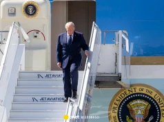 Donald Trump niespodziewanie zmienił samolot. Wybrał stary Air Force One, w tle pytania o maszynę z Kataru