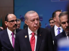 Szczyt NATO w Ankarze. Erdogan podarował przywódcom rewolwery i amunicję