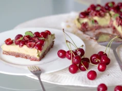 To ciasto z czereśniami zrobisz w kwadrans. Bez włączania piekarnika