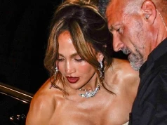 Jennifer Lopez w kreacji Stéphane'a Rollanda. Monumentalna sylwetka zachwyciła Paryż