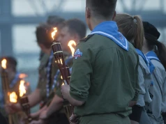 Góruje nad miastem, przypominając tragiczną historię. Historycy nie są pewni, co stało się harcerzom