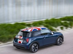 MINI Cooper Oxford Edition. Brytyjska flaga wraca na dach z okazji 25 lat nowoczesnego MINI