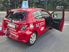 Kolizja na skrzyżowaniu Wroniej i Roosevelta. Bus wjechał w tył „eLki”