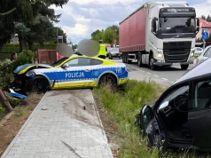 Policyjny Ford Mustang rozbity w Radomiu. Służył zaledwie cztery miesiące
