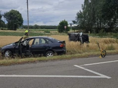 Zderzenie aut na lokalnej drodze. Jedna osoba jest w bardzo ciężkim stanie