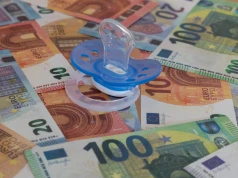 Czy płatny urlop rodzicielski będzie krótszy? Kontrowersyjne plany rządu