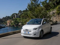 Fiat 500 Hybrid Cabrio Dolcevita: auto z włoskim latem w cenie