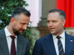 Szef MON uderza w prezydenta. "Zdradził polski mundur"