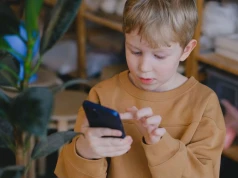 Czy to faktycznie koniec telefonów w szkołach? Senat już zdecydował