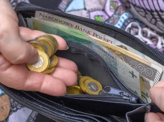 Emeryci mogą się zdziwić wypłatami. Kumulacja w lipcu, bez grosza w sierpniu