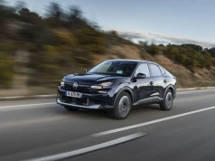Topowy, spalinowy Citroën C4 X. W promocji, ale…