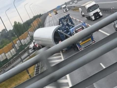 Gigantyczny element turbiny wiatrowej zablokował A4 pod Rzeszowem. Kilkanaście godzin utrudnień