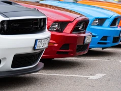 Ryk amerykańskich V8 i czar klasyków nad Bałtykiem! 2 Zlot Samochodów Retro i Amerykańskich we Władysławowie już 2 sierpnia.