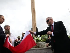 Braun odsłonił tablicę w Jedwabnem. Obchody 85. rocznicy zbrodni