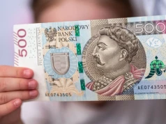 Zasiłek opiekuńczy na chore dziecko. Wielu rodziców zapomina o tym jednym dokumencie i traci pieniądze