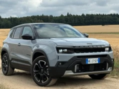 Pierwsza jazda: Jeep Avenger po liftingu. Kilka kosmetycznych zmian, prawie każda na lepsze