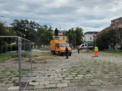 Nie ma już świerków na Placu Drzewnym. Mieszkańcy oburzeni ekspresową wycinką