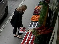 Poznajesz ją? "Zapomniała zapłacić za truskawki" w jednym z warszawskich sklepów