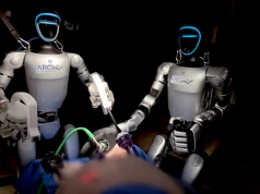 Chirurg był setki kilometrów dalej. Operację wykonały humanoidalne roboty
