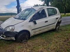 Pilne! Dachowanie Toyoty. Jedna osoba została ranna