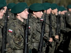 Do tej pory stali w kolejce w wojskowym magazynie. Teraz pójdą do paczkomatu