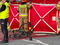 Śmiertelne potrącenie rowerzysty przez autokar na Woli. Ruch jest zablokowany