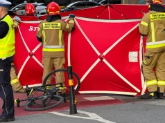 Tragedia na warszawskiej Woli. Kierowca autokaru skręcał na ruchliwym skrzyżowaniu. Nie żyje rowerzysta
