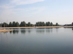 Nie Chorwacja ani Mazury. Kąpielisko u naszych sąsiadów zachwyca krystaliczną wodą i kilometrową plażą