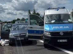 Dzielnicowy z Międzychodu będąc na urlopie pomógł zatrzymać kierowcę na drodze S-3