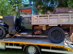 Prawie stuletni Citroën trafił do muzeum w Klukach